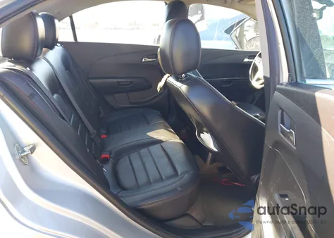 2015 Chevrolet Sonic Rs Auto z USA, uszkodzony, nr VIN 1G1JG5SB8F4167650